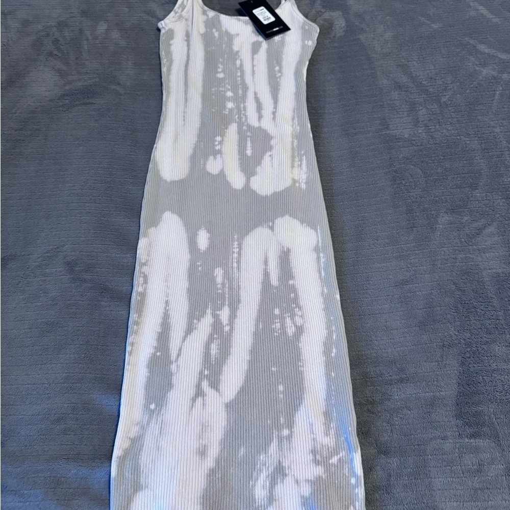 Fashion Nova Gray and White Midi Dress